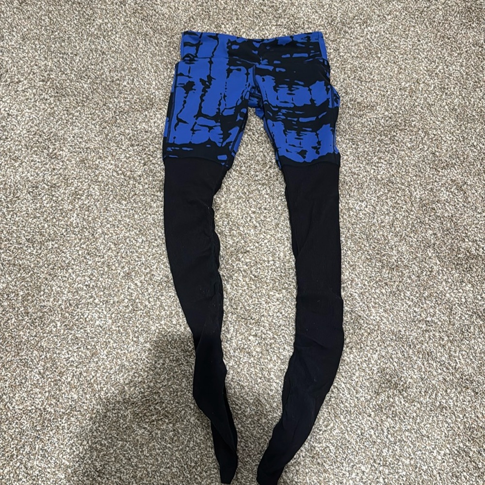 Alo black and blue tie dye leggings